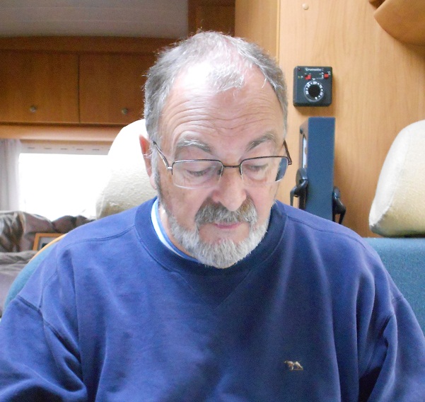 Man at work - Blogger in action Blogger