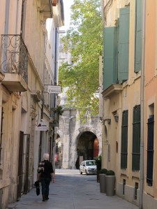 Nimes - our Jeremy Barlow painting view Nimes3