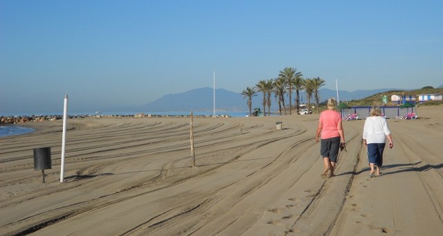 Walking the beach - Cabapino