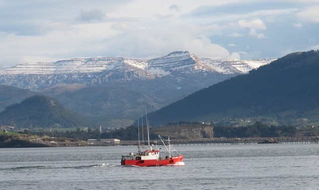 Santander - view of the mountains to the south Santander (3)