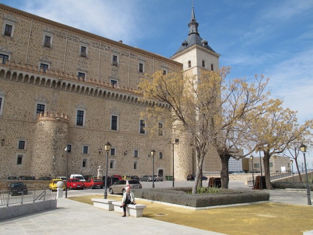 Toledo - Alcazar gardens Toledo (6)
