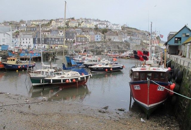 Mevagissey inner harbour, tide on the way out
