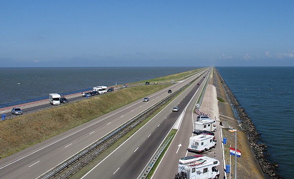 Afsluitdijk looking north Afsluitdijk1