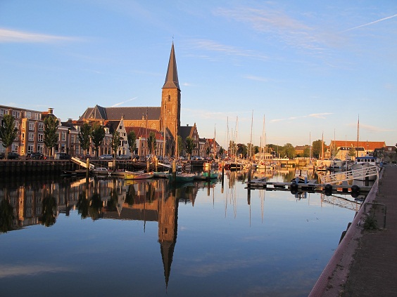 Harlingen Sud harbour, near sunset Harlingen4