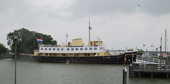 Our 'cruise ship' from Medemblink to Enkhuisen Hoorn6