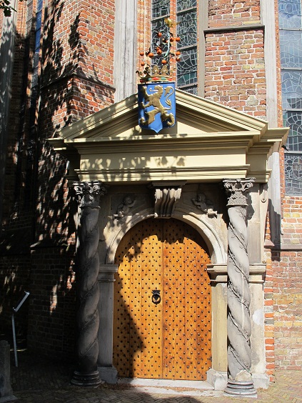 Leeuwarden Domkerk & royal door Leeuwarden3