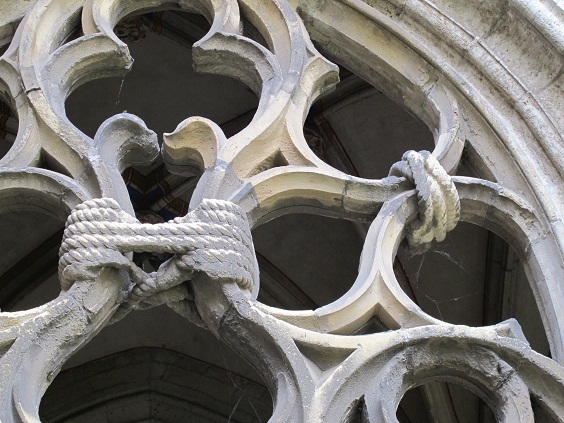 Mason's joke in cloisters - stone rope Utrecht6