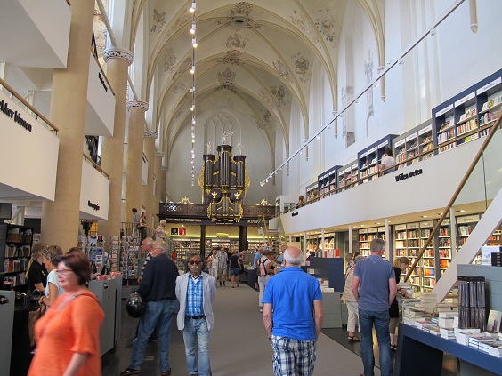 Zwolle - old church now a bookshop, cafe, & tourist Information Zwolle2